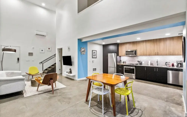 photo 3 of Posh Lofty Pad in Central Redmond