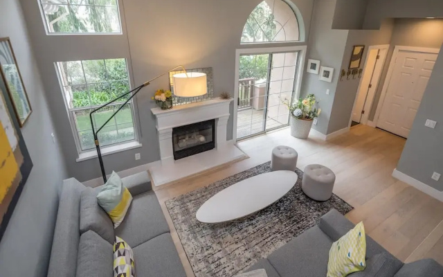 photo 4 of Posh Waterfront - 3 Br Condo