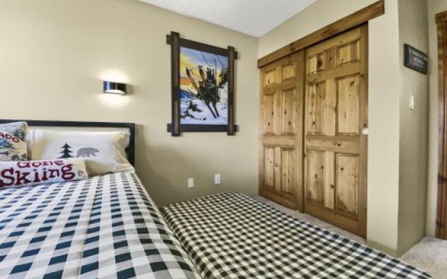 photo 2 of Powderhorn Lodge