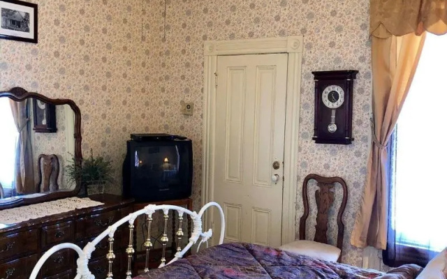 photo 5 of Power's Mansion