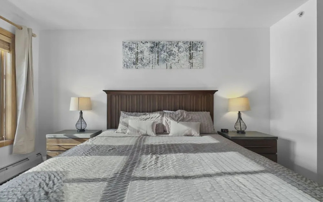 photo 2 of Inviting and Spacious Condo In The Heart of Center Village - PP416 by Redawning