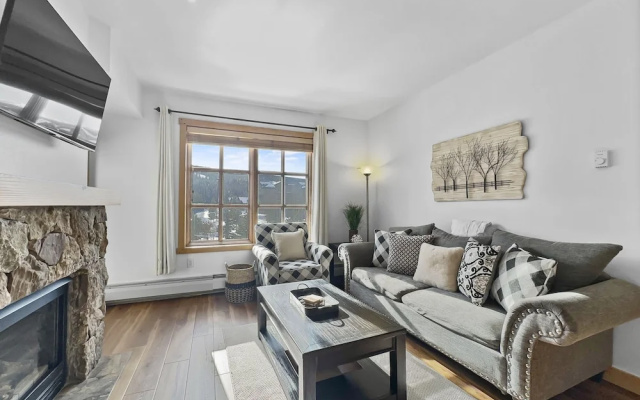photo 5 of Inviting and Spacious Condo In The Heart of Center Village - PP416 by Redawning