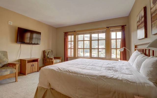 photo 4 of Largest Condo In Passage Point, Vaulted Ceilings, Huge Balcony - PP514 by Redawning