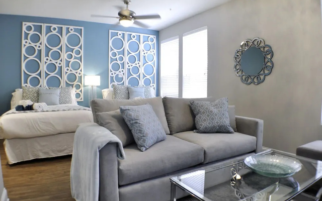 photo 3 of Premier Hollywood LA 4BD Suite