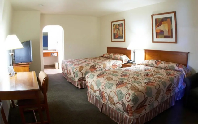 photo 3 of Premier Inns Metro Center