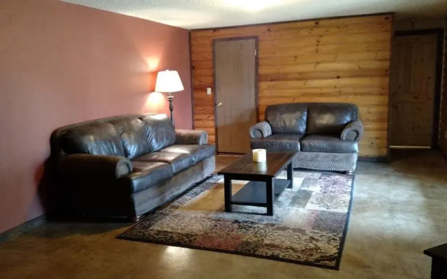 photo 3 of Premier Lodge