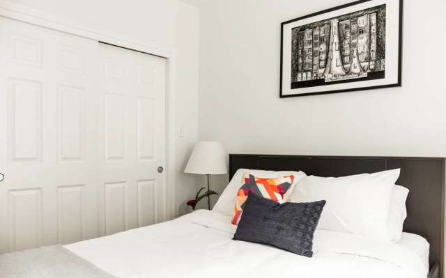 photo 2 of Premier Theater District Suites by Sonder