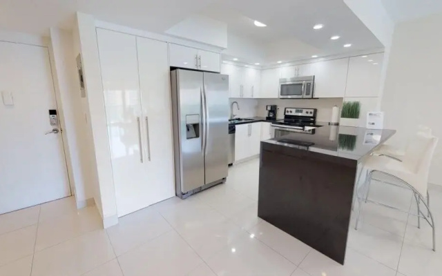 photo 2 of Premium 1 Bedroom And Den Ocean View Or925