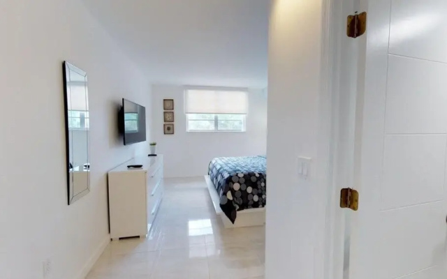 photo 2 of Premium 2 Bedroom And Den Apartment Or 202
