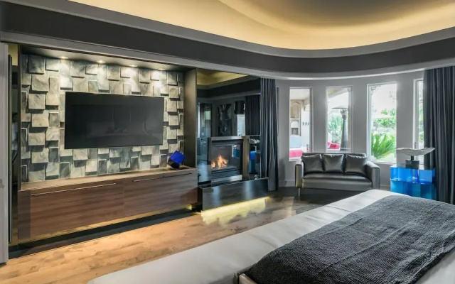 photo 5 of Preston by AvantStay | Desert Oasis w/ Basketball Court, Pool & Hot Tub