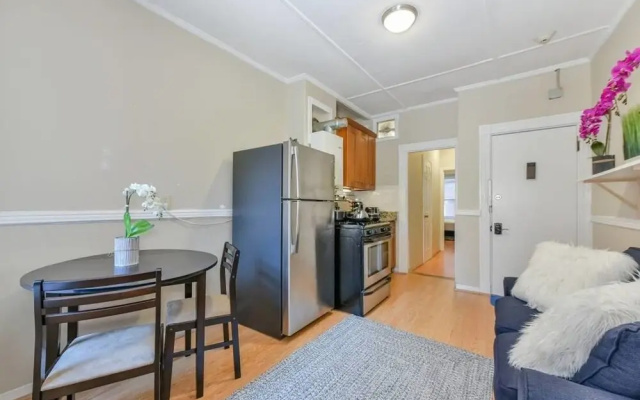 photo 5 of Prime 2br/1ba Apt in Heart of North End