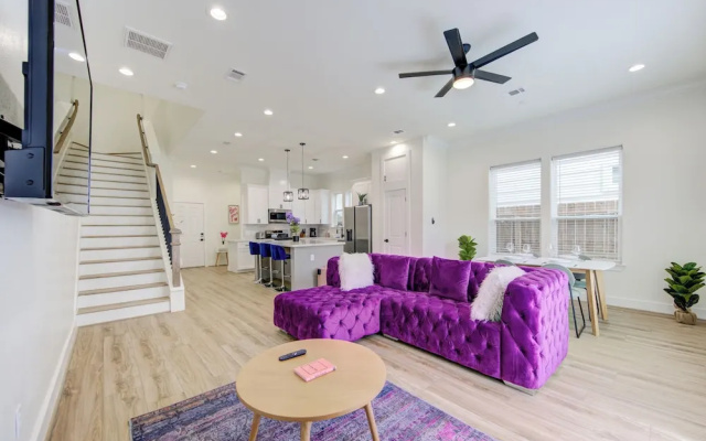 photo 3 of Prime EADO 4 BR Downtown Houston