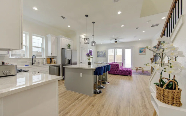 photo 5 of Prime EADO 4 BR Downtown Houston