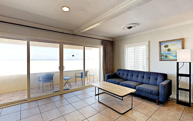 photo 2 of Prime Oceanfront Duplex 3 Bedrooms 1 Bathroom Duplex