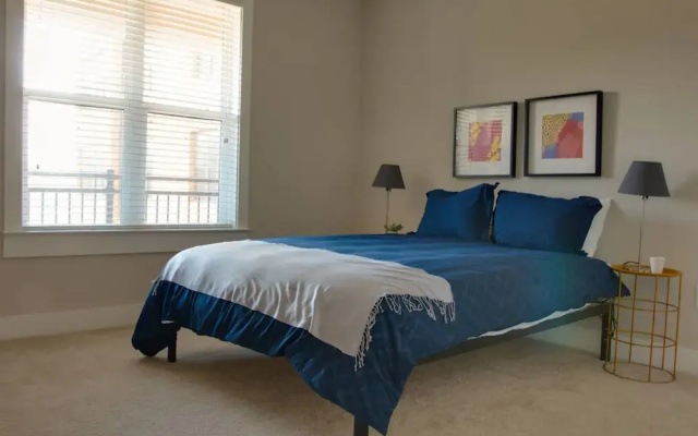 photo 2 of Pristine 1BR Apt In Dilworth