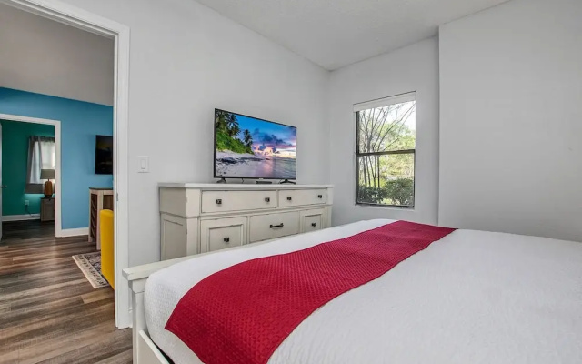 photo 5 of Pristine and Posh 2bd/2ba Condo With Private Balcony - #6en165