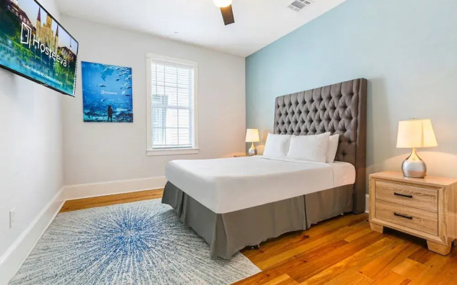 photo 2 of Modern 5 BR Condo - Large Pool - Near Everything