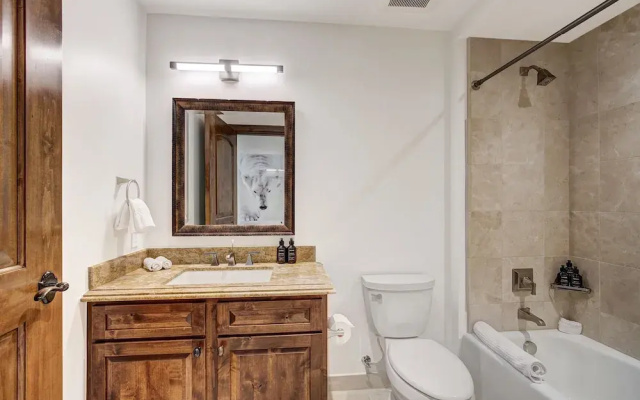 photo 5 of Vail Village Private 4 BR Residence w Full Kitchen by RedAwning - Save 20% on 7+ Nights!