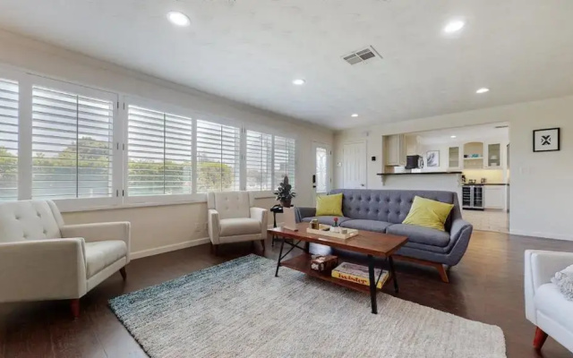 photo 4 of PRIVATE 4BR Near LAX & Beaches Playa Vista