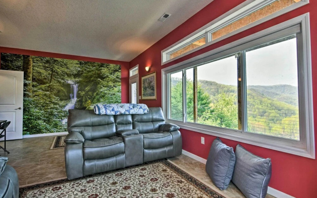 photo 5 of Private Blue Ridge Home w/ Hot Tub, Mountain Views
