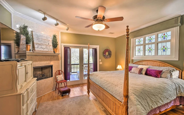 photo 5 of Private Cartecay River Home w/ Hot Tub & Game Room