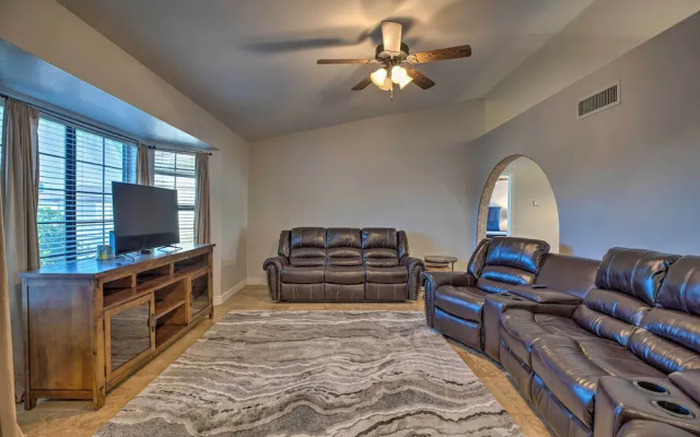 photo 4 of 3 Mi to Westgate: Desert Home w/ Hot Tub in Peoria