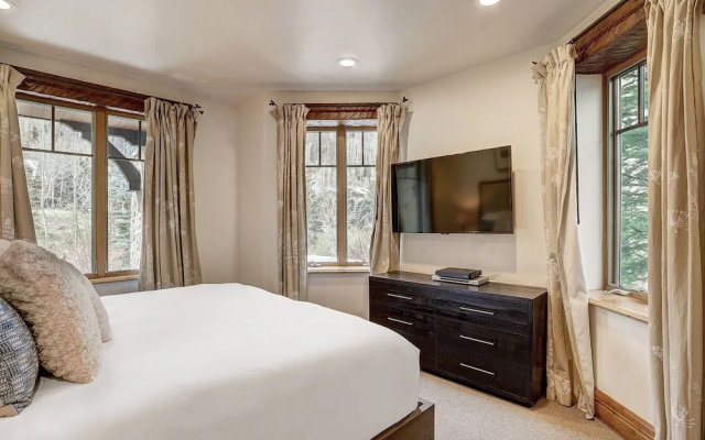 photo 4 of Private Gore Creek Townhome by RedAwning - Save 20% on 7+ Nights!