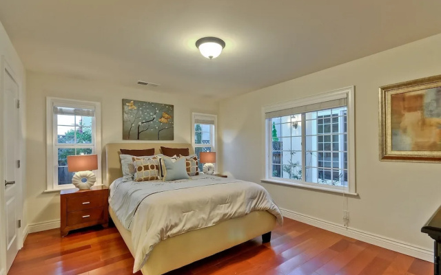 photo 2 of Private Luxury Guest House/ Suite / Executive 1 Bedroom Apts