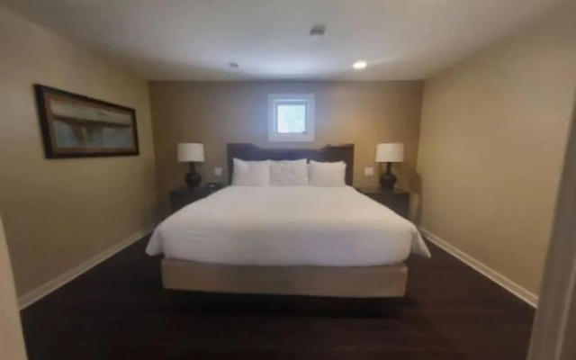photo 2 of Private One Bedroom Condo on Golf Course, free parking