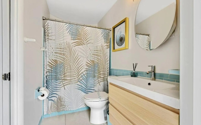 photo 5 of Private pool and canal home with Office space
