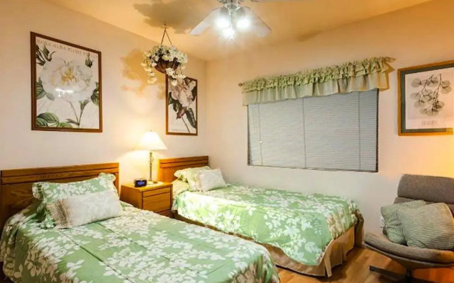 photo 5 of Private Resort Community -½ mile Walk to Nature Trails at N. Mtn. Preserve!