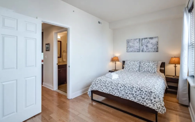 photo 3 of Private Rooftop With Views+modern 2BD & 1 Bath