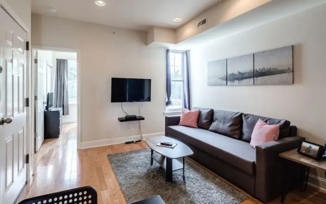 photo 5 of Private Rooftop With Views+modern 2BD & 1 Bath