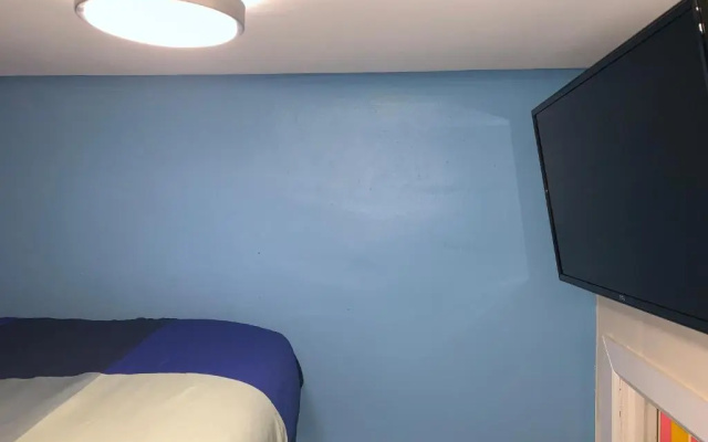 photo 2 of private room in a shared apartment 15 minutes to times square!
