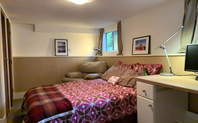 photo 4 of Private Suite 3 Bedrooms&Living near U-District