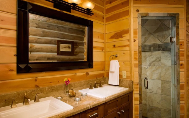 photo 3 of Private Unique On-mtn  4br 4ba 4 Bedroom Cabin by RedAwning