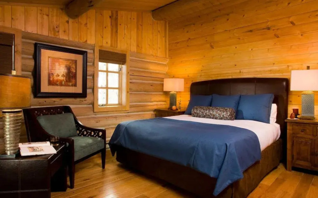 photo 4 of Private Unique On-mtn  4br 4ba 4 Bedroom Cabin by RedAwning
