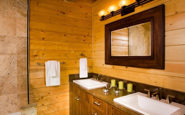 photo 5 of Private Unique On-mtn  4br 4ba 4 Bedroom Cabin by RedAwning