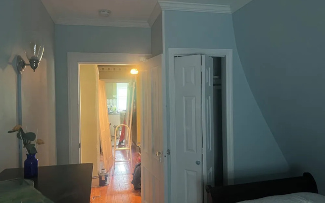 photo 4 of 2Br Private Victorian Apartment in City Location on Half Acre Sleeps 5
