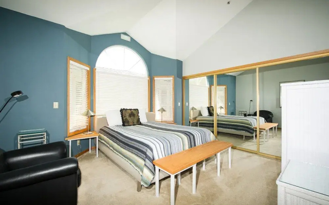 photo 3 of Promenade Deck 3 Br condo by RedAwning