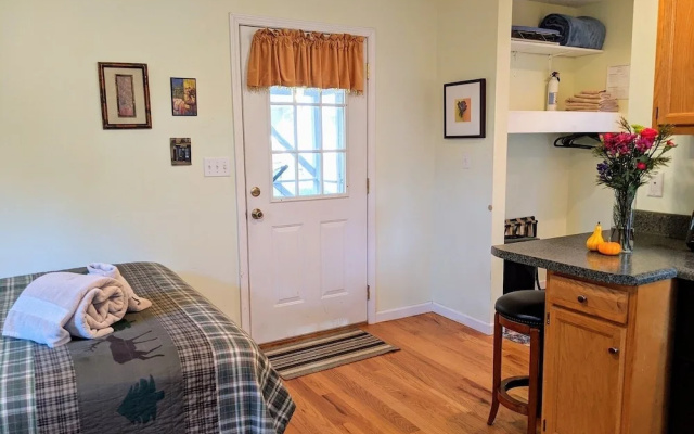 photo 3 of Promise Keeper Cottage - 1 Br Cabin