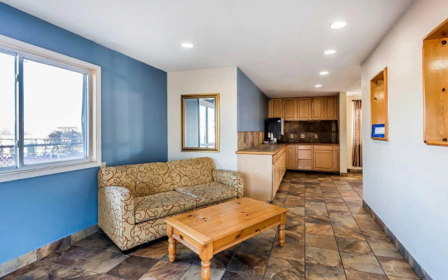 photo 2 of Rodeway Inn & Suites