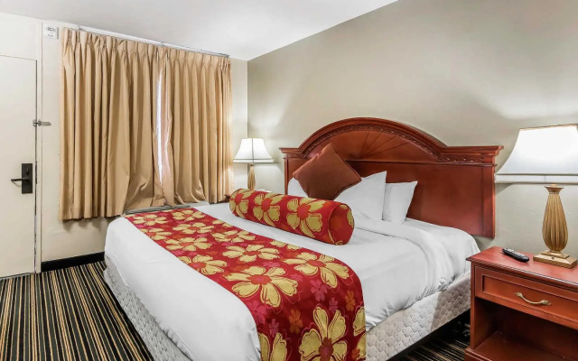 photo 3 of Rodeway Inn & Suites