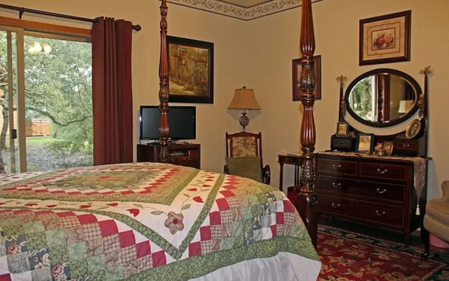 photo 4 of Prow'd House Bed & Breakfast