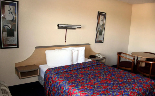 photo 4 of Q Lodging