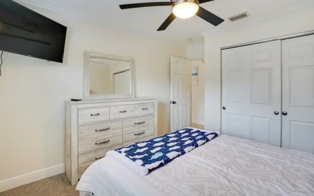 photo 5 of 2 Mi to Bonita Beach: Bbq-ready Townhome!