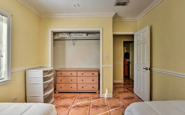 photo 3 of Quaint Central Miami Bungalow: 10 Mi to Mid-beach!
