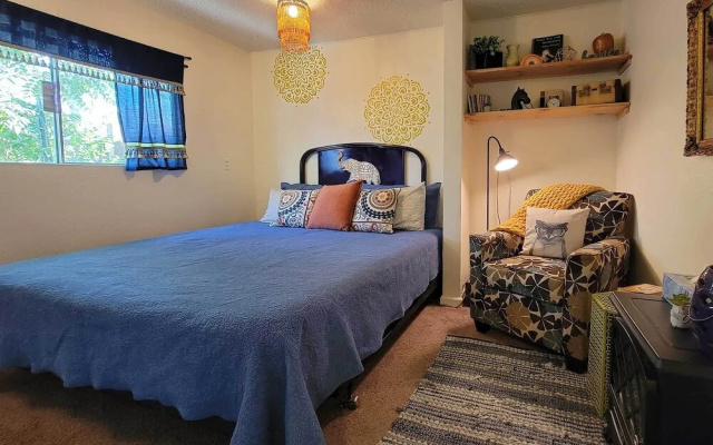 photo 2 of Quaint & Cozy Cottage: 3 Mi to Palisade Wineries!