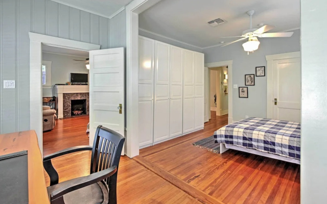 photo 5 of Houston Montrose Home: Walk to Bars & Restaurants!