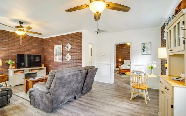 photo 2 of Quaint Mt Vernon Cottage Near Historic Dtwn!